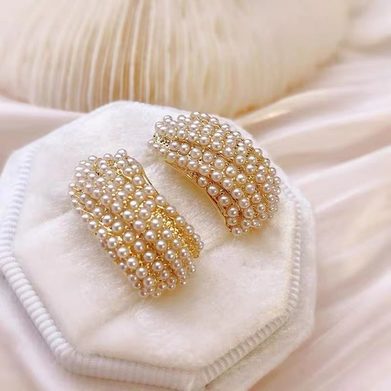 Velin Pearl Studs